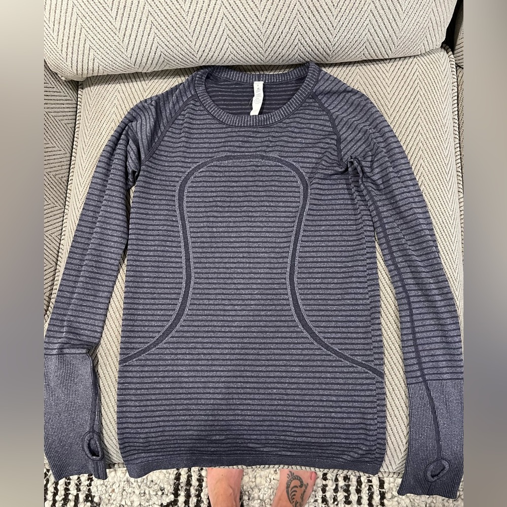 Lululemon size 6 Purple stripe swiftly tech long sleeve
